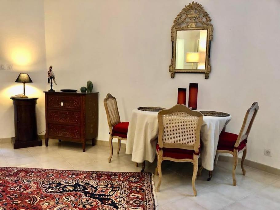 Ulysse, Appartement Spacieux Au Centre Historique D'Uzes En Rez-De-Chaussee Avec Exterieur, Proche Parking Des Marroniers Exteriör bild